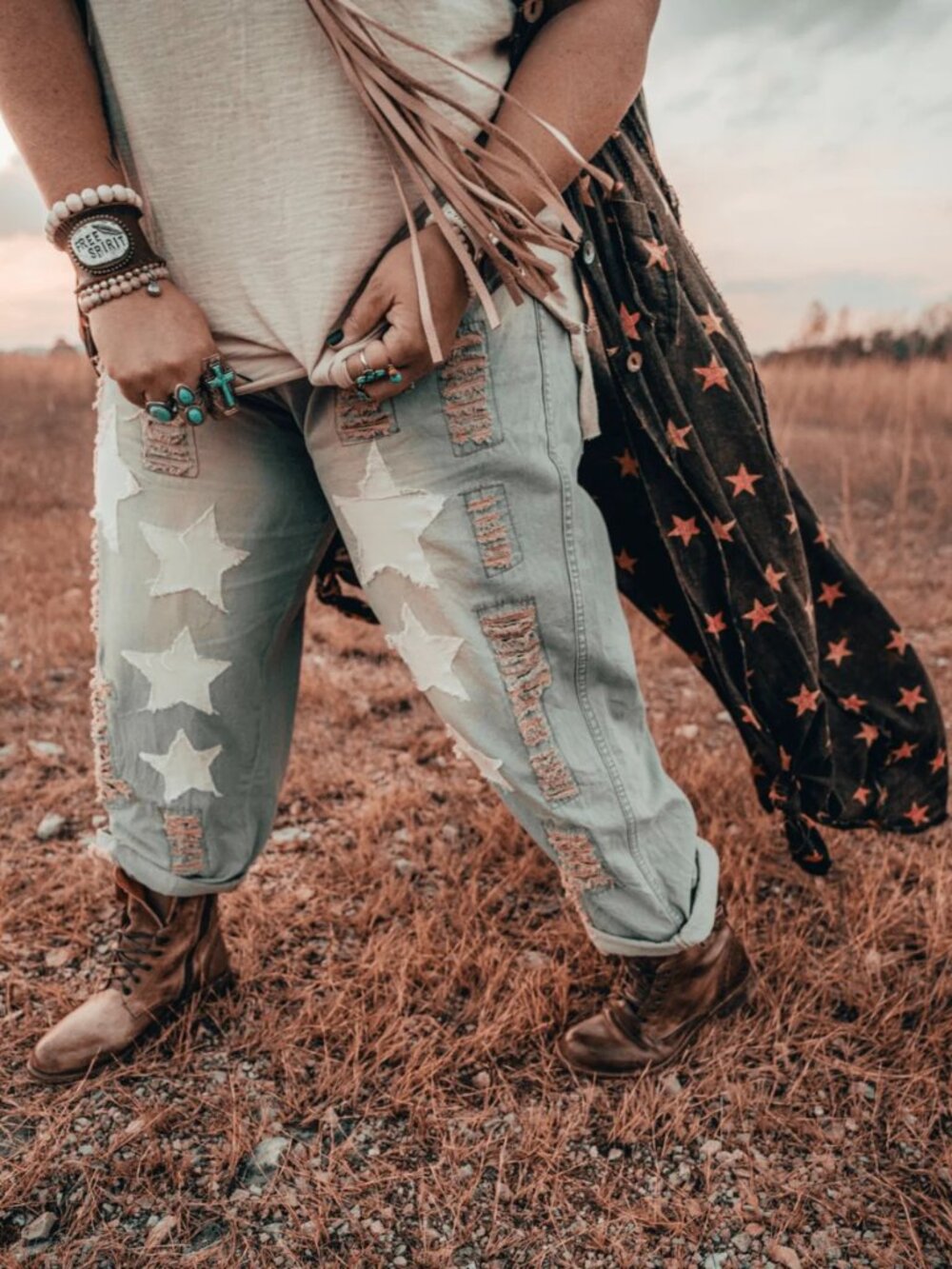 Paper Lace Star Jeans Distressed Lightweight Pant MEDIUM